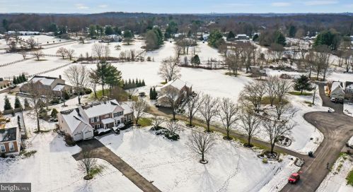 19840 Meredith Dr, Rockville MD 20855-2426 exterior