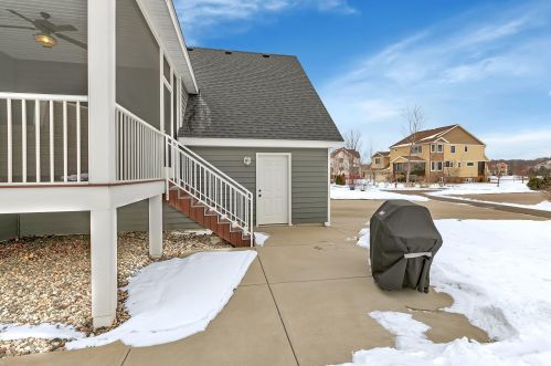 916 21st Ave, Sartell MN 56377-2465 exterior