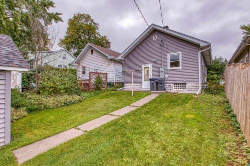 2860 6 St, Duluth MN 55806-1460 exterior