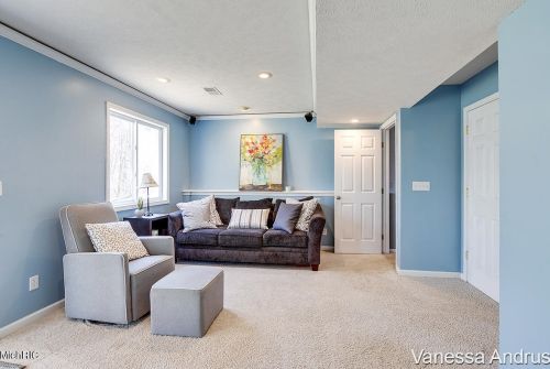 14956 Treevalley Dr, Cedar Springs MI 49319-8146 exterior