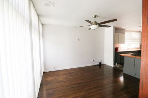 6500 Eberhart Ave, Chicago IL 60637-3206 exterior