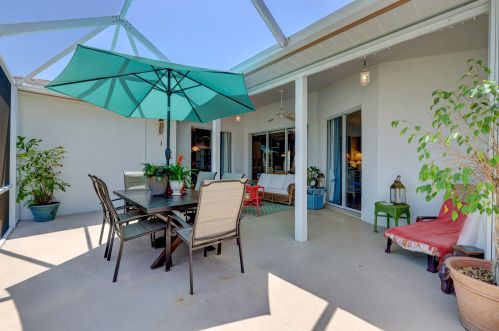 2885 Eagle Dr, Fort Pierce FL 34951-2374 exterior