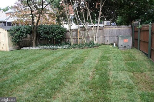 1213 Colonial Rd, Mc Lean, VA 22101-2915