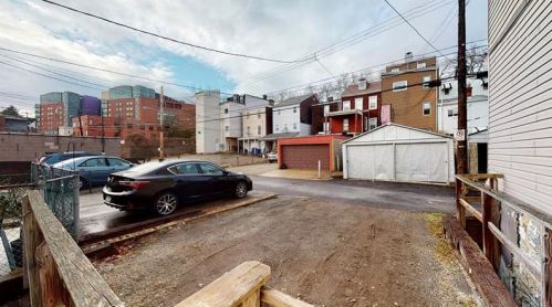 4547 Carroll St, Pittsburgh PA 15224-1513 exterior