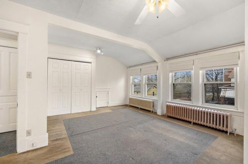 207 Perryview Ave, Pittsburgh PA 15214-1528 exterior