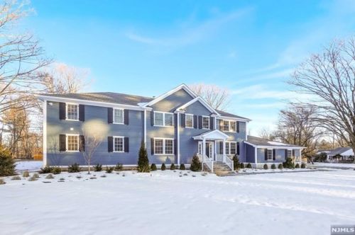 81 Trommel Dr, Mahwah, NJ 07430-1548