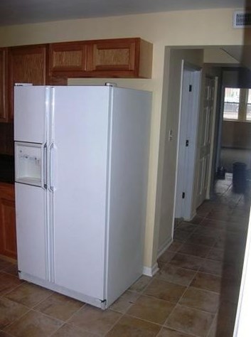 1645 Bell Ave, Chicago IL 60618-1957 exterior