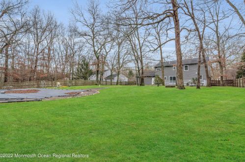 722 Green Valley Rd, Jackson Twp NJ  08527-2942 exterior