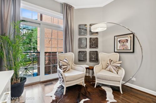 700 Orleans St, Chicago IL 60610-5017 exterior