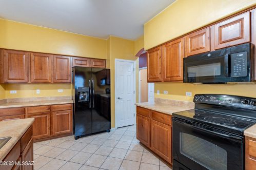 7675 Majestic Palm Ln, Tucson AZ 85756-6112 exterior