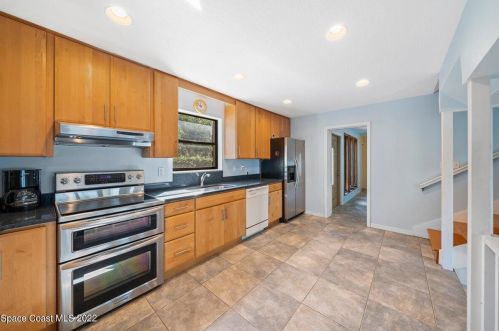 8825 Tropical Trl, Merritt Island FL 32952-4982 exterior