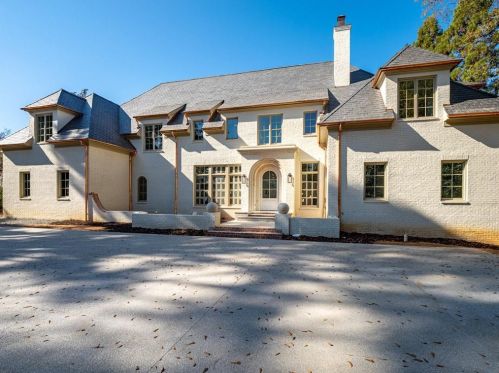 3364 Knollwood Dr, Atlanta GA 30305-1022 exterior