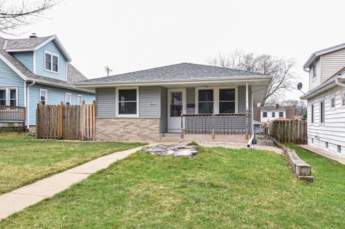 933 101st St, Milwaukee, WI 53214-2507