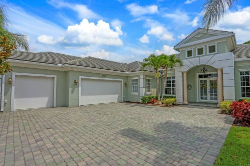 9328 Scarborough Ct, Fort Pierce FL  34986-3360 exterior