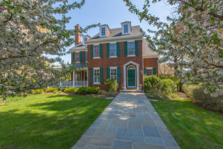 1125 Dogwood Dr, Mc Lean VA  22101-2220 exterior