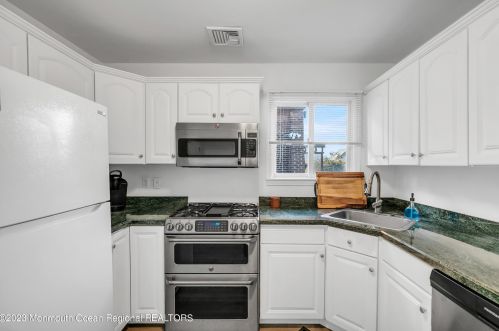 7 Church St, Locust NJ 07760-2104 exterior