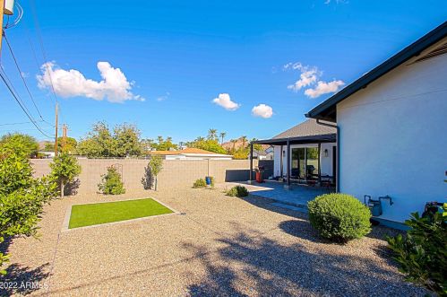 4226 42nd St, Phoenix AZ  85018-4208 exterior