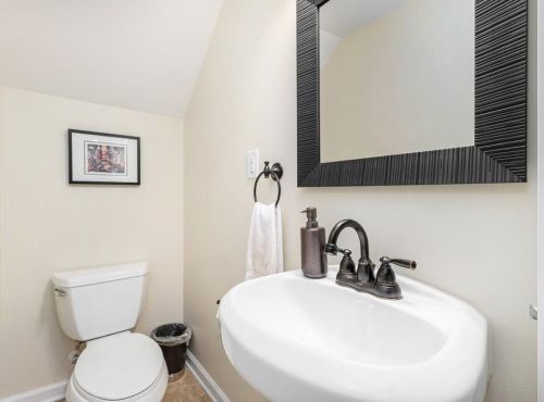 225 Abington Dr, Atlanta GA 30328-1203 exterior