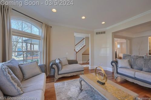 966 Smith Ave, Bham MI  48009-4709 exterior