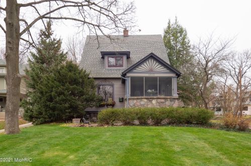 1602 Grand Ave, Kalamazoo, MI 49006-4419