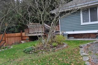 18706 104th Ave, Bothell WA  98011-3828 exterior