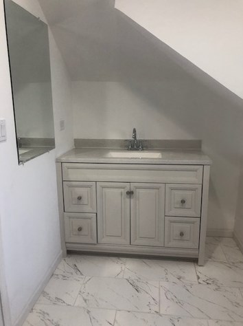 8422 Saginaw Ave, Chicago IL 60617-2028 exterior