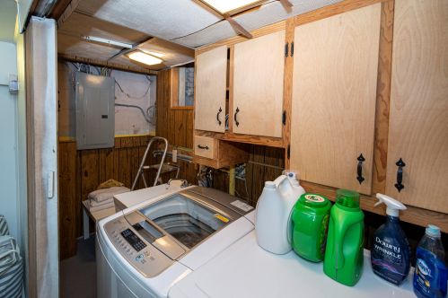 4758 Hollywood Ave, Milwaukee WI 53211-1037 exterior