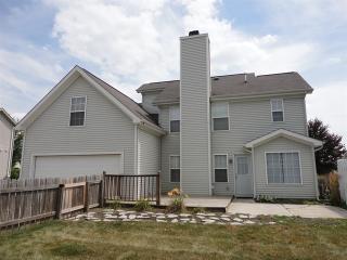 12700 Hearthstone Dr, Fishers IN  46037-8451 exterior