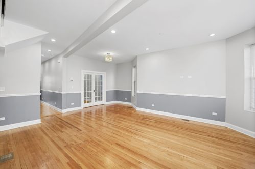 7325 Champlain Ave, Chicago IL 60619-1828 exterior