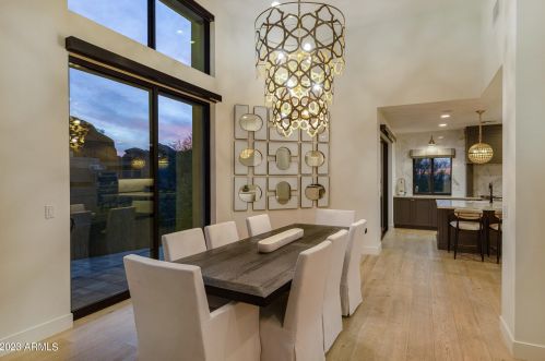 5841 Echo Canyon Cir, Phoenix AZ 85018-1243 exterior