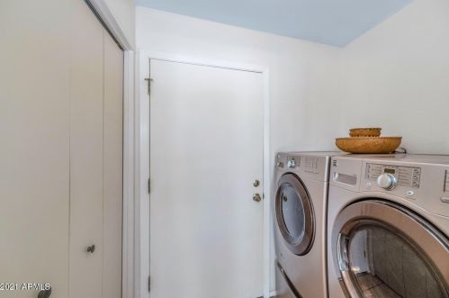 9218 33 Way, Phoenix AZ 85028-4907 exterior