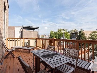 3347 Clark St, Chicago IL 60657-1149 exterior