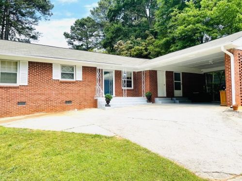 4138 Hideaway Dr, Tucker, GA 30084-7803