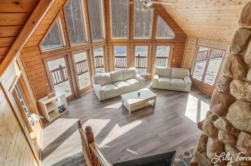 5600 Engle Rd, Middlevle MI 49333-9100 exterior