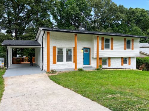 3949 Adamsville Dr, Atlanta GA  30331-3823 exterior