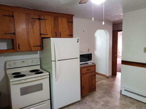 51 Gladiola St, New Britain CT 06053-3002 exterior