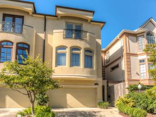 2010 Driscoll St, Houston TX  77019-6708 exterior