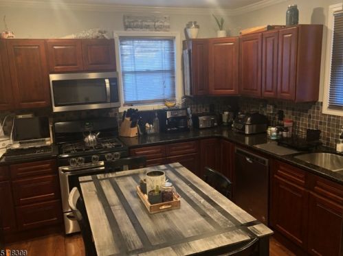 110 Mt Pleasant Ave, Town Center NJ 07052-4843 exterior