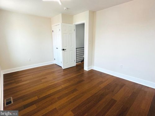 2744 Marshall St, Philadelphia PA 19133-0023 exterior