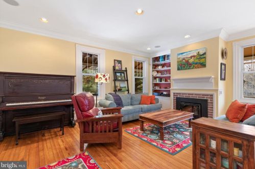 4 Morgan Ln, Media PA 19063-2224 exterior