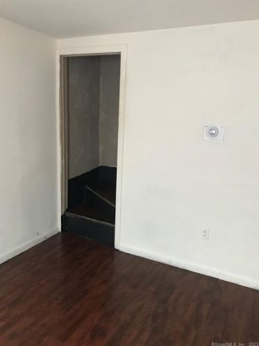 6 Smt St, Derby CT 06418-1242 exterior