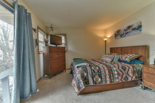 1811 Holmes Ct, Milwaukee WI 53221-3546 exterior