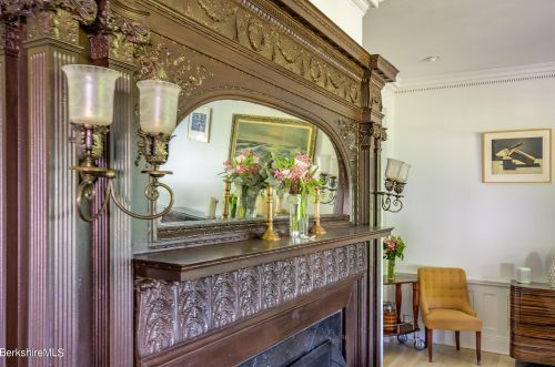 2 Kemble St, Lenox MA 01240-2816 exterior