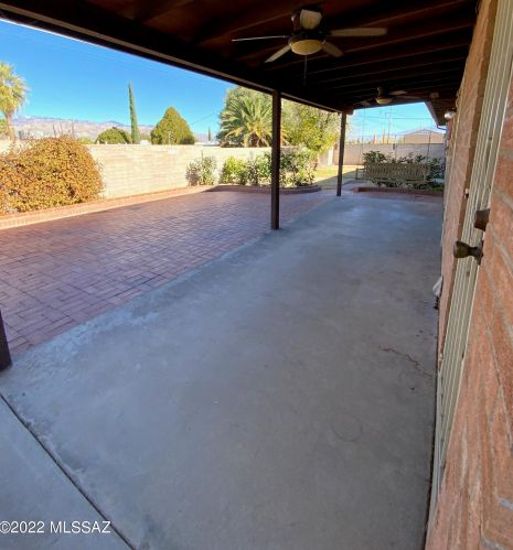 8771 Baker St, Tucson AZ 85710-2617 exterior