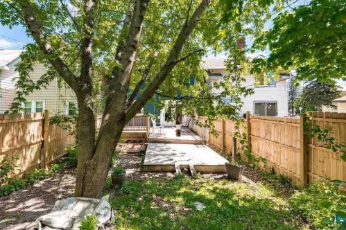 811 9th St, Duluth MN 55805-1404 exterior