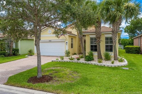 9780 Lindale Trace Blvd, Fort Pierce FL  34987-2411 exterior