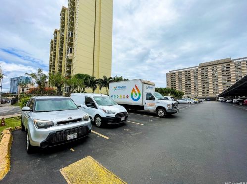 3215 Ala Ilima St, Honolulu HI 96818-2946 exterior