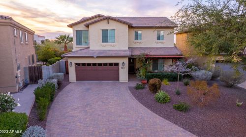 8214 15th St, Phoenix, AZ 85042-7978