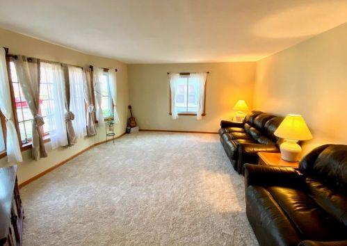 1342 90, Milwaukee WI 53214-2842 exterior