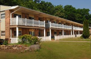 572 Lincoln Ave, Hoffman Estates IL  60118-1409 exterior